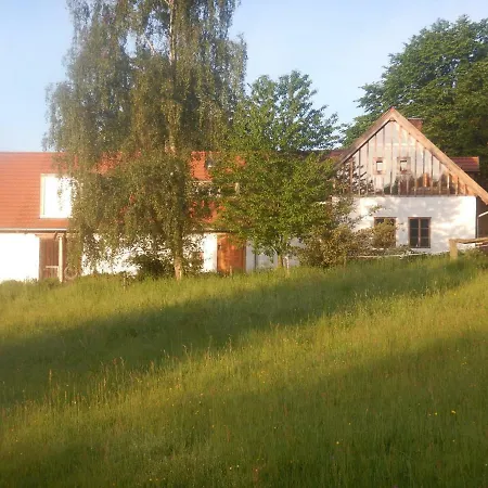 Dvur Zelichov דירה *